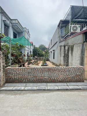 bán đất đìa , nam hồng 75m , nhỉnh 6 tỷ ô tô đỗ cửasát ql23b gần cầu vượt & kcn quang m