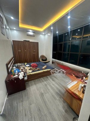 phúc tân, hoàn kiếm, 5 tầng 4 ngủ, dân xây, mt rộng, ngõ nông sát phố, sổ vuông. giá 6.5 tỷ