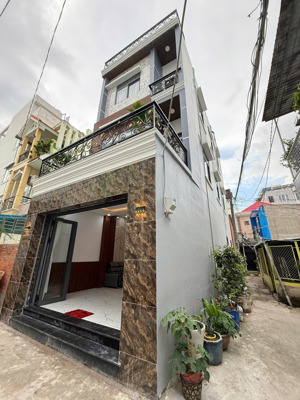 bán nhà mới hẻm phú thuận, full nội thất dt 70m2 sổ hồng riêng