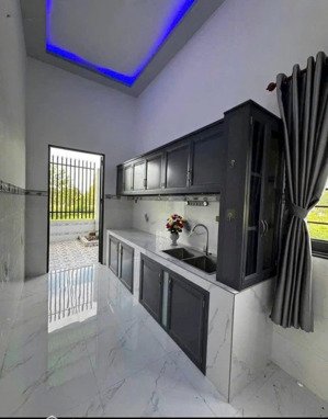 bán nhà gần kcn tây bắc, phước hiệp, giá chỉ 1,8 tỷ, 107m2, sổ hồng riêng, đối diện công viên