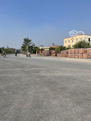 76m2 đất dịch vụ lại yên đường 24m vỉa hè 3m giá tốt nhất thị trường