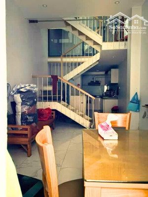 bán nhà ngọc thụy nhỉnh 5 tỷ cực hiếm cực hot - giá đầu tư