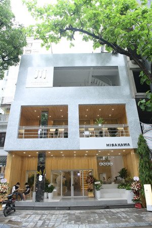 cho thuê nhà nguyễn huy tưởng diện tích 80m2 mặt tiền 6m đối diện chung cư đẹp vị trí 