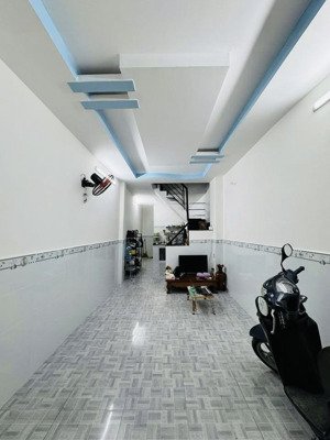 //đs44 p12gv hẻm 3m khu tt gần st tiện ích xq 3x10 lầu 2pn2vs có balcon khu an ninh lh 