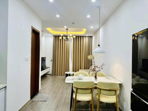 chỉ 5,9 tỷ bán căn 2 ngủ tầng trung thiên niên kỷ nhà đẹp full đồ, giá rẻ, ở ngya