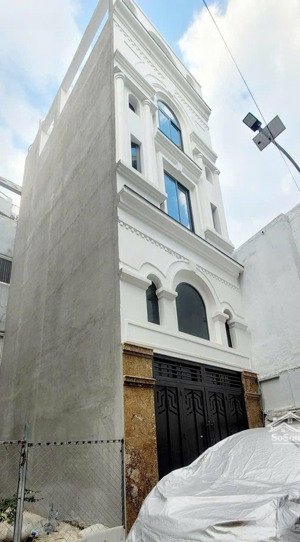 chủ cần bán căn hộ dịch vụ 10 phòng ngay trường đh công nghiệp tphcm luôn cho kín phòng