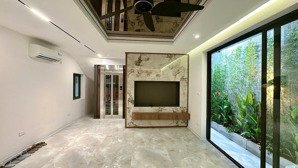 bán nhà 6 tầng thang máy phố hoàng văn thái. thiết kế hiện đại, full nội thất. giá chỉ hơn 15 tỷ