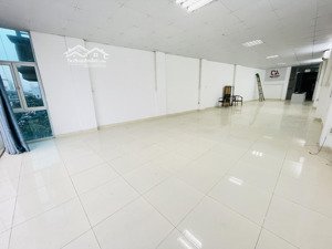 chủ nhà nhờ đẩy hộ sàn 218m2 tại mặt phố nguyễn ngọc nại giá chỉ 30tr/tháng