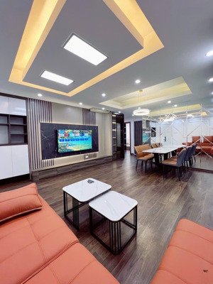 bán cc 4pn 2wc tại nguyễn cơ thạch, 97m2, giá ưu đãi , nội thất sang trọng, chủ thiện chí bán ngay