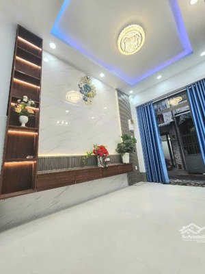 siêu mới 4 tầng - 5pn tùng thiện vương gần cầu chà và (4 tỷ hơn) giáp quận 5 hẻm thông. 