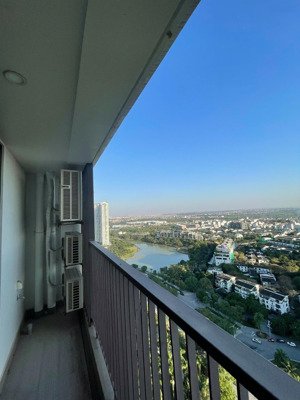 chủ nhà cần bán trước tết căn 2 phòng ngủ 2 vệ sinh toà onsen, hướng đông nam