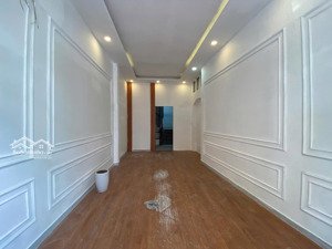 cho thuê nhà mặt tiền đường hoa sứ, quận phú nhuận - ngay phan xích long vị trí đẹp tdt: 240m2