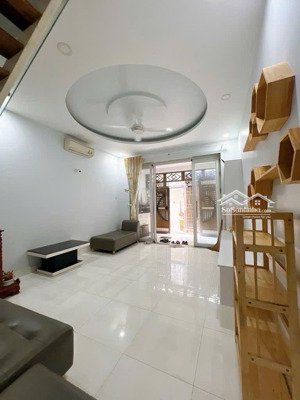 bán nhà kdc tên lửa - cách 20m ra mặt tiền - 2 tầng - 4.3x12.2m - giá 4.9 tỷ tl