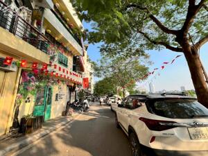 Bán Nhà Mặt Phố Yên Hoa Yên phụ Tây Hồ, 57 tỷ, 105 m2, 8PN + 7Tầng 1 hầm thang máy view trọn hồ