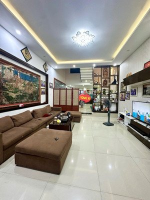 bán nhà 3 tầng đường 7m5, đảo 1, gần cầu hoà xuân, đà nẵng. lh 