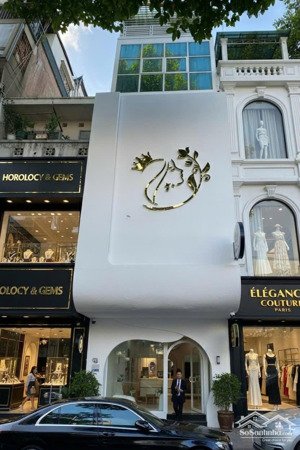 cho thuê nhà ngang 5m. đoạn đẹp lê hồng phong, quận 10. nha khoa, spa, lớp học