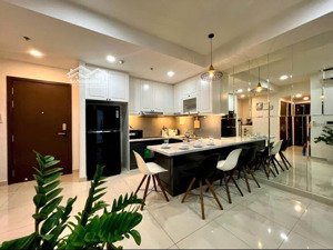 ngộp bank bán cc the tresor (q4)