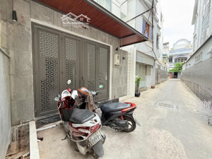 - hxh thông - cách mt 10m- 89m (6x15) - 5 tầng -thang máy - 16pn16wc-80 triệu/tháng- nhỉnh 16 tỷ