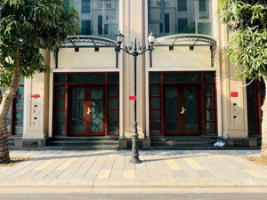 cần bán căn nhà vịnh tây không số 80m2 giá hơn 13 tỷ hướng đông nam