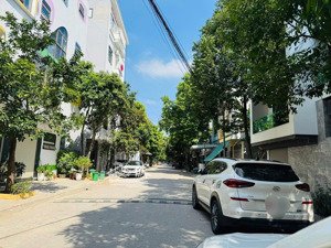 bán nhanh chỉ 3,25 tỷ lô 147m-mặt tiền 7,5m vai réo, hoà lạc, sát ga metro số 5, đh fpt, đh qghn