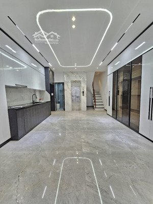 siêu phẩm khúc thừa dụ - cầu giấy - gần phố - gần ô tô tránh - thang máy - 40m2*7t - 13.5 tỷ