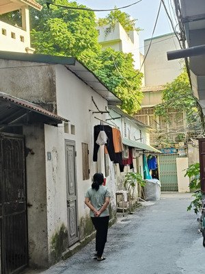 vạn bảo thông kim mã, ngõ rộng oto vào nhà, 30m ra mặt phố" lấp mương đang làm . dt 105m2 mt 6.4m