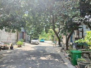 nhà 3 tầng 6x17m đường 12m bên sông
hiệp bình chánh, thủ đức