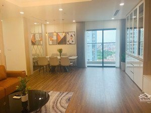 cần bán gấp căn góc hai mặt thoáng, 3pn 2vs, 125m2, full đồ tại golden park - giá bán 15 tỷ.