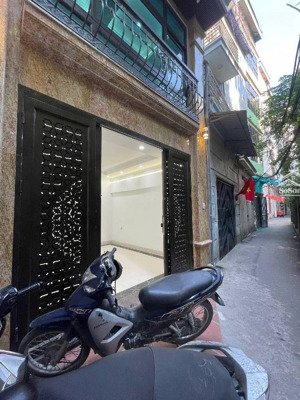 trường chinh, 40m2, 6 tầng thang máy, 2 mặt thoáng, 20m ô tô tránh