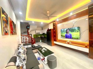 bán nhà ngõ 98 đàm quang trung, full nội thất (35m2 - giá chào 7 tỷ 9)