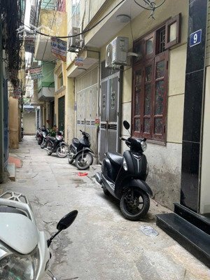 7,5 tỷ bán nhà đường hoàng mai 35m x 5 tầng mặt tiền 4m ngõ 2,5 mét
