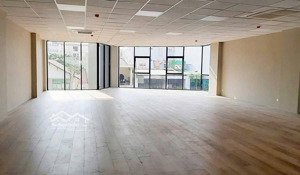 cho thuê gấp văn phòng 110m² tại lê văn lương giá 20 triệu/tháng giá siêu rẻ