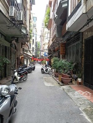 phân lô nguyễn chí thanh - ô tô tránh - kinh doanh - ngõ thông giá chỉ hơn 18 tỷ .