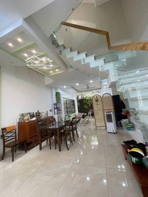 bán nhà 2 tầng 4x20m cạnh võ văn kiệt. chỉ 6 tỷ hơn