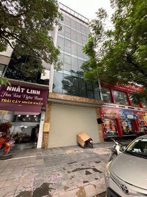 cho thuê nhà mặt phố bà triệu, dt 122m2x5 tầng, mt 7.5m, giá 200tr, lh 