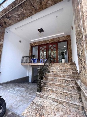 siêu phẩm mặt ngõ phố trung kính , 100m2, 9 tầng, mặt tiền 6.5m, ngõ rộng gần 10m có vỉa hè, 50 tỷ