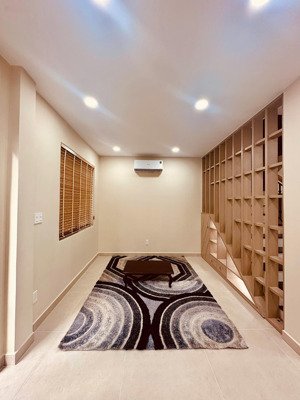 cho thuê nhà phố vườn aqua waterpoint 1 trệt 1 lầu mới hoàn thiện nội thất cao cấp