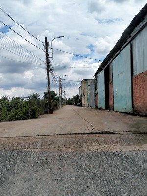 cho thuê kho xưởng 450m2 giá 16 triệu, xã vĩnh lộc a bc đường xe tải lớn.