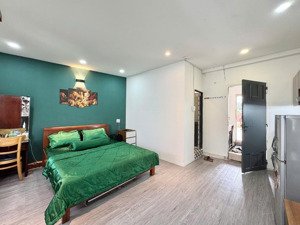 căn hộ penthouse 40m2 ban công