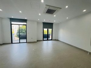 thuê nguyên căn liền kề 4 tầng hải âu 2, đầy đủ công năng, thuê ngay tháng 12 ưu đãi chỉ 22tr/tháng