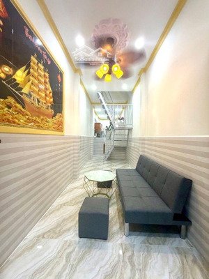 nhà mới 2 tầng đường lê đại hành, quận 11