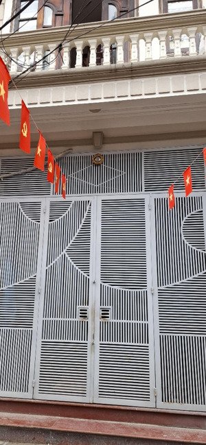 tôi bán nhà cách mặt phố 20m ô tô đỗ cửa