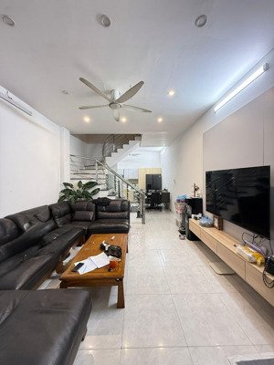 hiếm có! hoàng hoa thám, vài bước ra phố, ba gác qua nhà, gần ô tô, k quy hoạch, sổ cc, 45m2*4t