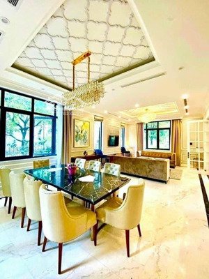 căn biệt thự quận 1 view sông sài gòn, giá tốt nhất trong phân khu vip vinhomes q1