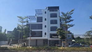 cho thuê văn phòng, show room, cửa hàng kinh doanh chuỗi ngọc lâm mt 10m vỉa hè rộng,đường ô tô