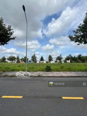 chủ nợ cần bán gấp d1 bàu bàng dt100m2 sát ql13 10phut chợ kcn bàu bàng 5km sổ sẵn full thổ shr