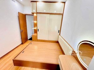 tôi cần bán nhà phố ô chợ dừa, hào nam đống đa 5t nhà đẹp ở ngay gần ô tô kinh doanh sầm uất