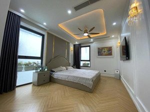 [đầu tư] bán nhà trần cung, nghĩa đô 40m2*5t, cách phố 2 nhà, ngõ rộng thoáng, đẹp, 10 tỷ