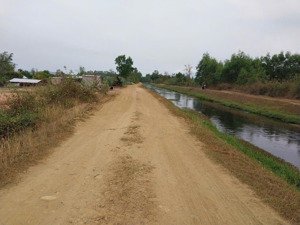 chủ cần tiền bán nhanh. lô đất mặt tiền ngang 10 m. có thổ cư. giá chỉ: 629 triệu