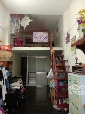 cho thuê nhà q4 - giá rẻ, nhà an ninh.